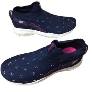 SKECHERS Womens size 7.5 AIR COOLED GO WALK SNEAKERS